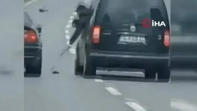 İstanbul'da trafikte levyeli saldırı

