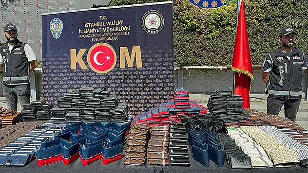 İstanbul'da ünlü markalara ait binlerce ürün ele geçirildi