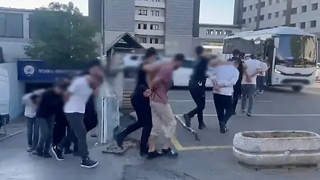 İstanbul'da uyuşturucu satıcılarına yönelik operasyonda 43 şüpheli tutuklandı