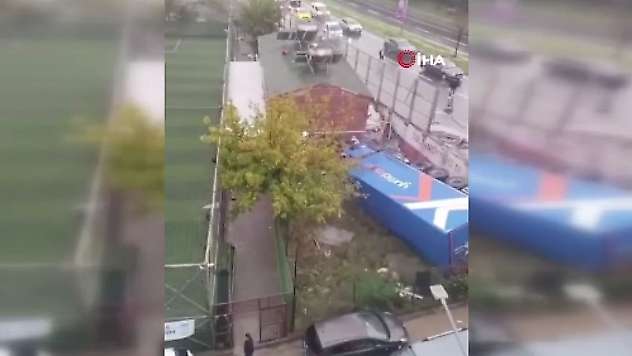 İstanbul'da yürekler ağza geldi! Tır karşı şeride daldı, yaralılar var