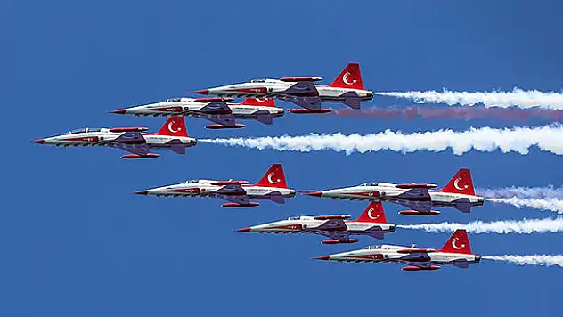 İstanbul hava sahası Türk Yıldızları için kapanacak