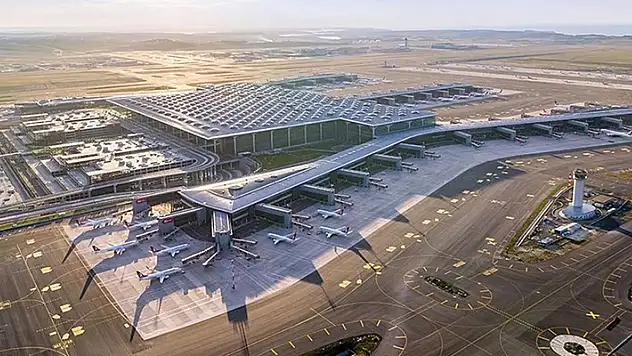 İstanbul Havalimanı, günlük uçuş rekorunu kırdı
