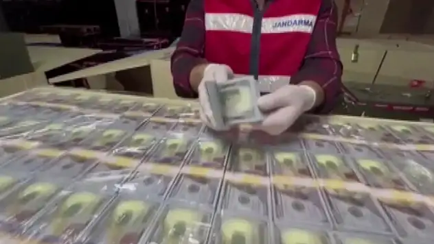 İstanbul Kağıthane'de sahte 1 milyar dolar ele geçirildi
