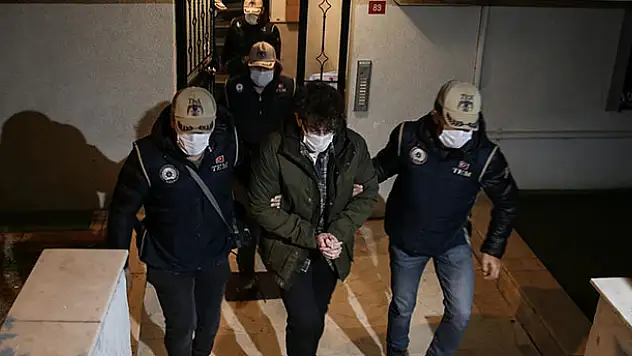 İstanbul merkezli 14 ilde FETÖ'nün TSK yapılanmasına operasyon