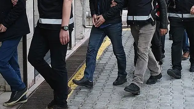 İstanbul merkezli 21 ildeki suç örgütü operasyonunda yakalanan 58 şüpheli tutuklandı