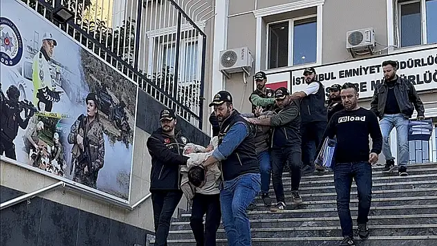 İstanbul merkezli 3 ildeki çete operasyonlarında yakalanan 62 zanlı tutuklandı