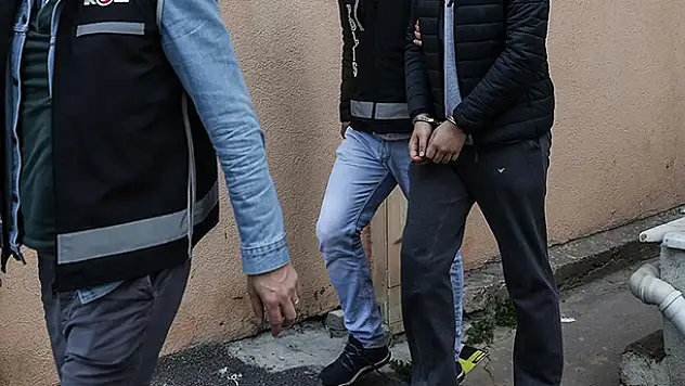 İstanbul merkezli 7 ilde FETÖ'nün güncel talebe yapılanmasına operasyon