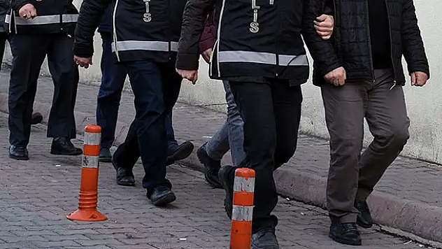 İstanbul merkezli 9 ildeki 'ByLock' operasyonunda 15 şüpheli yakalandı