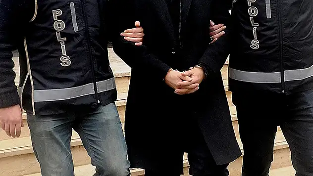 İstanbul merkezli FETÖ operasyonlarında 32 kişi yakalandı
