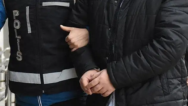 İstanbul merkezli terör örgütü FETÖ operasyonunda 18 zanlı yakalandı