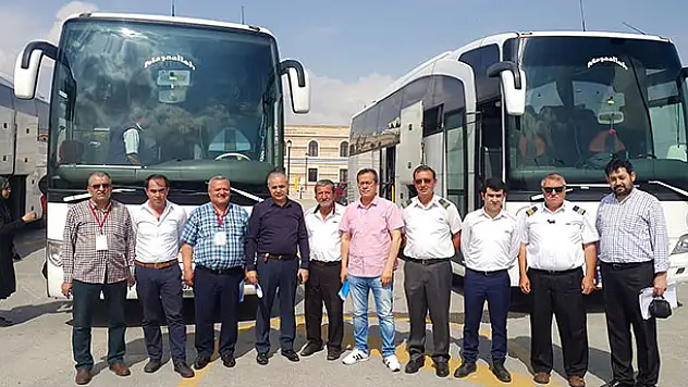 İstanbul seçimi için Konya'dan otobüslerle yola çıktılar