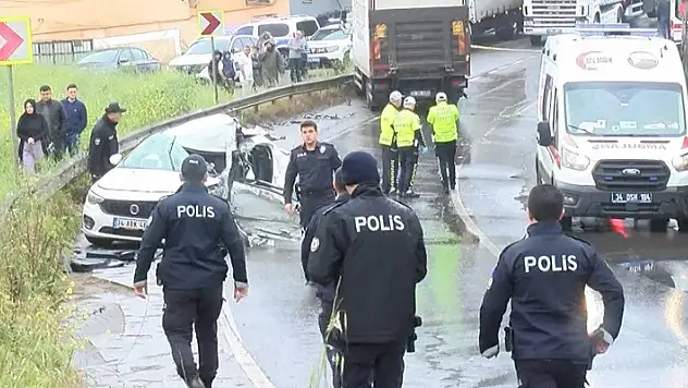 İstanbul Sultanbeyli'de feci kaza: Ölü ve yaralılar var
