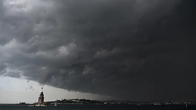 İstanbul'un bazı bölgelerinde sağanak etkili oluyor
