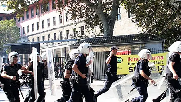 İstanbul Üniversitesi'nde kavga