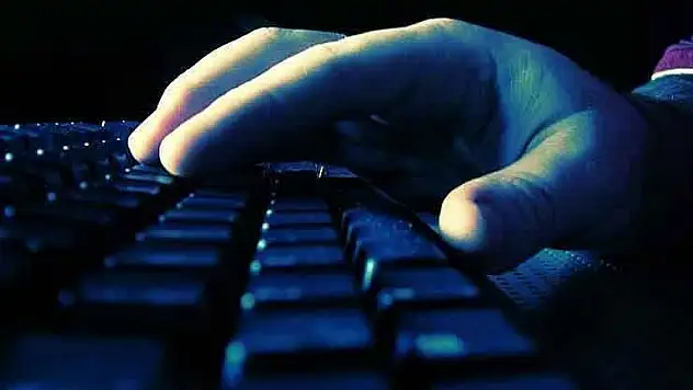 İstanbul'da kişisel verileri ele geçirip satan hacker grubuna yönelik operasyonda 7 zanlı yakalandı