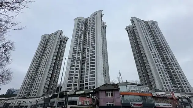 İstanbul'da lüks sitede 30'uncu kattan düşen çocuk hayatını kaybetti