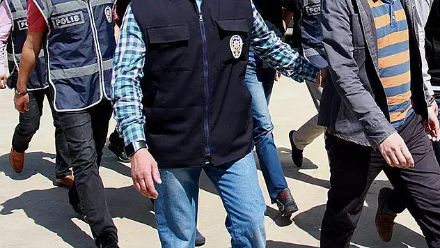 İstanbul'da suç örgütüne yönelik operasyonda 22 zanlı yakalandı