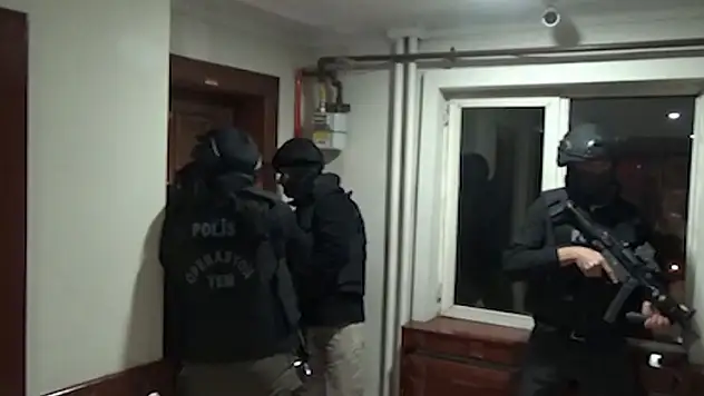 İstanbul'da terör örgütü DEAŞ operasyonunda 14 zanlı yakalandı