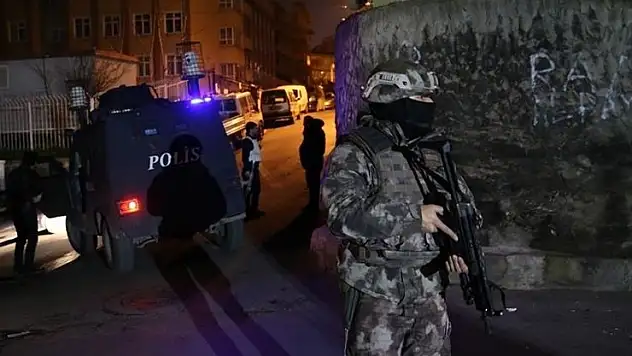 İstanbul'da terör örgütü DHKP-C operasyonunda 4 zanlı yakalandı