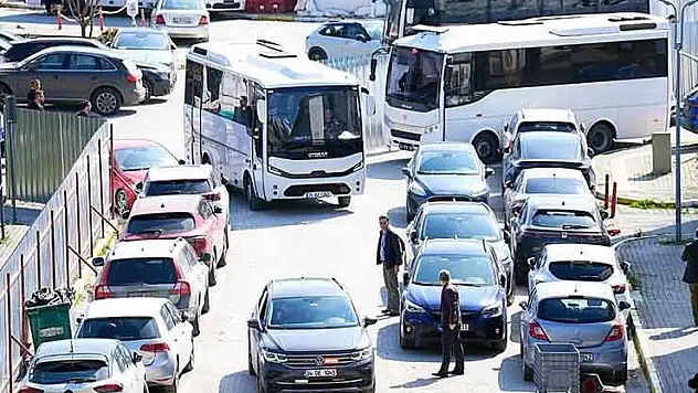 İstanbul'daki uyuşturucu soruşturmasında gözaltına alınan 14 şüpheli adliyede
