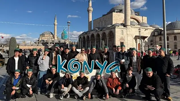 İstanbullu Kur'an Eğitim Merkezi Öğrencileri Konya'yı keşfediyor