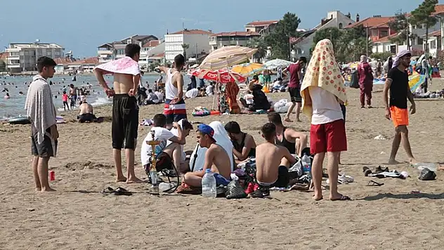 İstanbul'un tüm ilçelerinde yabancı uyruklulara oturum izni durduruldu
