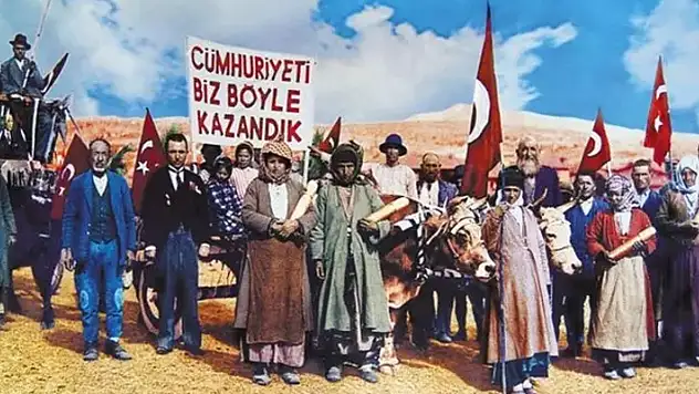 İşte tarihe damga vuran 'Cumhuriyeti biz böyle kazandık' fotoğrafının hikayesi!