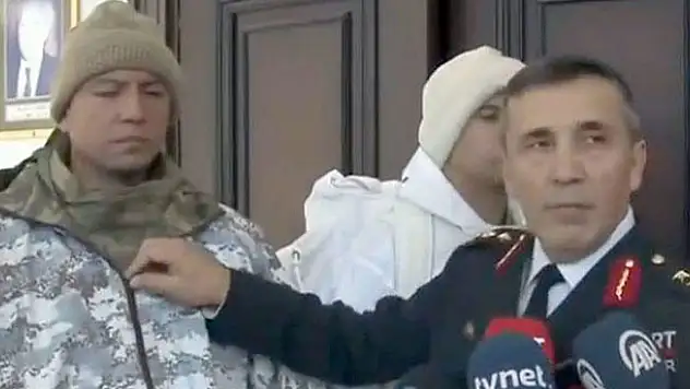 İşte Türk askerinin kış kıyafetleri... Komutan tek tek anlattı!