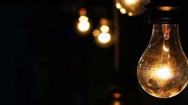 İşte Türkiye'yi karanlığa gömen elektrik arızasının nedeni