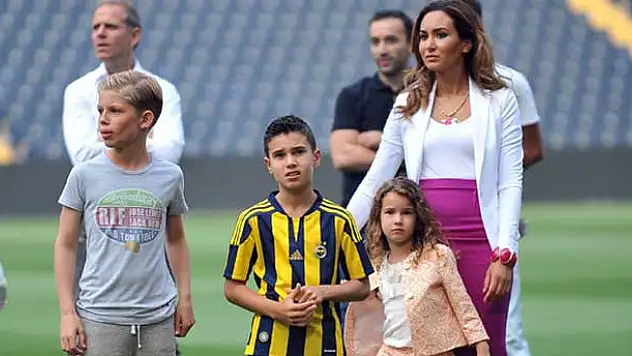 İşte Van Persie'nin arkasındaki Müslüman kadın
