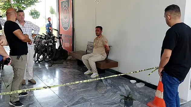 İşten çıkartılacağını duyan kişi, çalışma arkadaşlarına saldırdı: 2 yaralı
