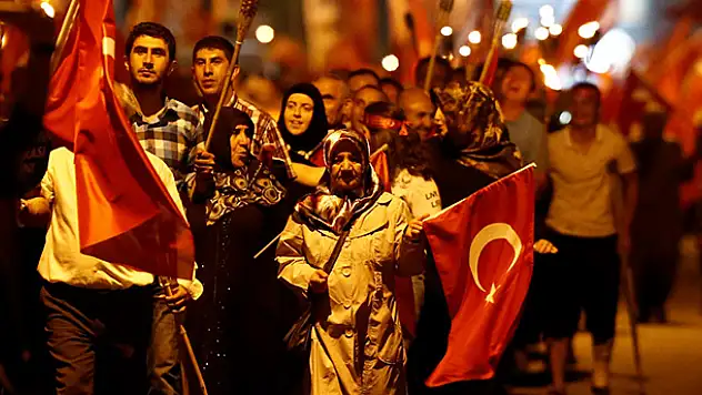 İstihbarat servisleri FETÖ'yü Türkiye'ye karşı kullandı