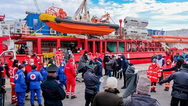 İtalya'da göçmen akınına karşı OHAL ilan edildi