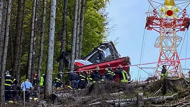 İtalya'da teleferik kabini düştü: 4 ölü