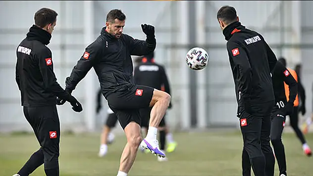 İttifak Holding Konyaspor'da B.B. Erzurumspor hazırlığı başladı