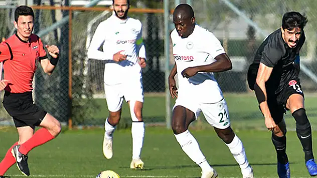 İttifak Holding Konyaspor hazırlık maçında Ümraniyespor ile berabere kaldı