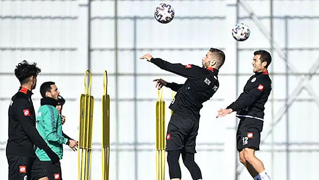 İttifak Holding Konyaspor taktik çalıştı