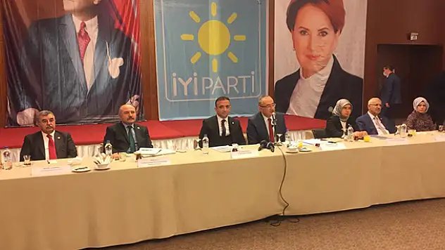 İYİ Parti TBMM Grup Başkanı İsmail Tatlıoğlu, Konya'da konuştu
