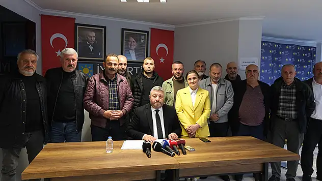 İYİ Parti Trabzon'da istifa dalgası Ortahisar İlçe Başkanlığı yönetimi istifalarla düştü
