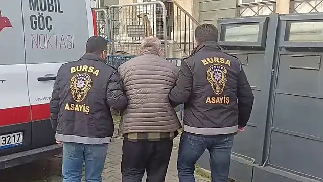 İzini kaybettirmek için 9 kez estetik ameiyat olan katil yakalandı
