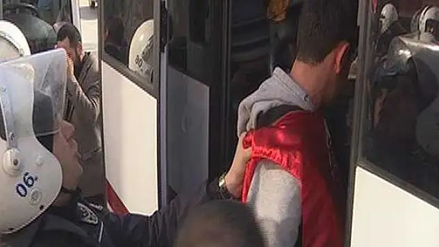 İzinsiz eyleme polis müsaade etmedi