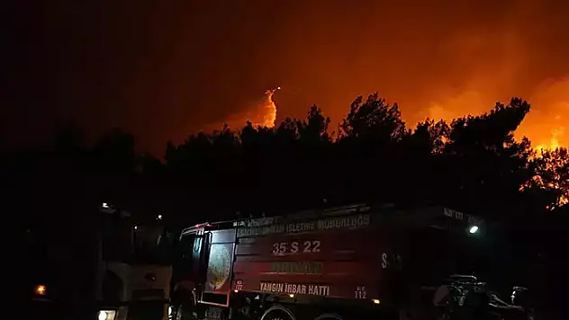 İzmir, Balıkesir ve Manisa'da zamanla yarış! İşte yangınlarda son durum...

