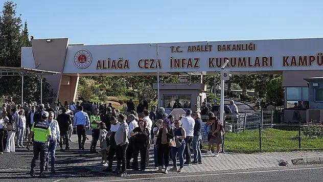 İzmir Büyükşehir Belediyesine yönelik 'kooperatif' davasında ara karar