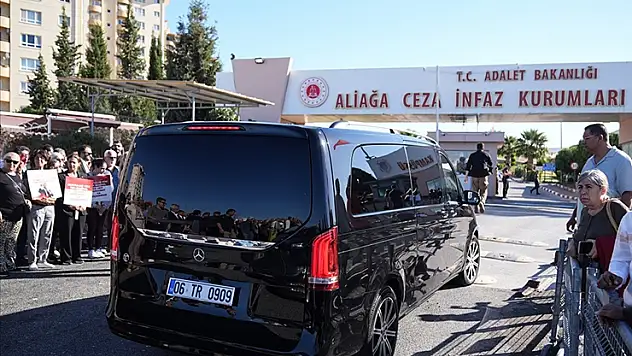 İzmir Büyükşehir Belediyesine yönelik 'kooperatif' davasının görülmesine devam ediliyor
