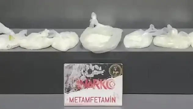 İzmir'de 2 kilo metamfetamin ele geçirildi
