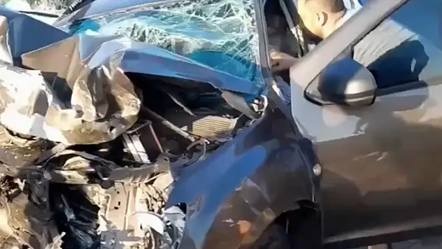 İzmir'de bayram dönüşünde feci kaza: 4 ölü, 21 yaralı
