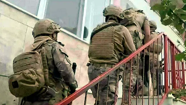 İzmir'de DEAŞ operasyonu: Suriye uyruklu 11 şüpheliden 10'u yakalandı
