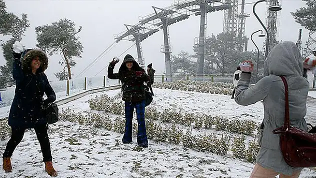 İzmir'de eğitime kar engeli