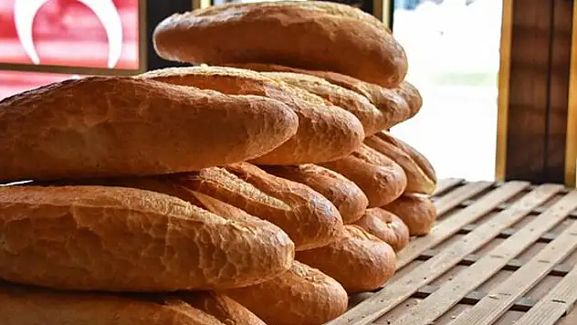 İzmir'de ekmeğin fiyatı ve gramajı arttı
