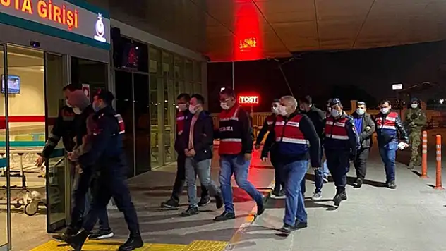 İzmir'de FETÖ'nün TSK yapılanmasına operasyon: 130 gözaltı